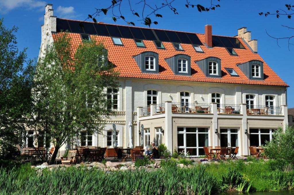 Hotel Gutshaus Parin - Bio- Und Gesundheitshotel Moor-Rolofshagen Eksteriør billede