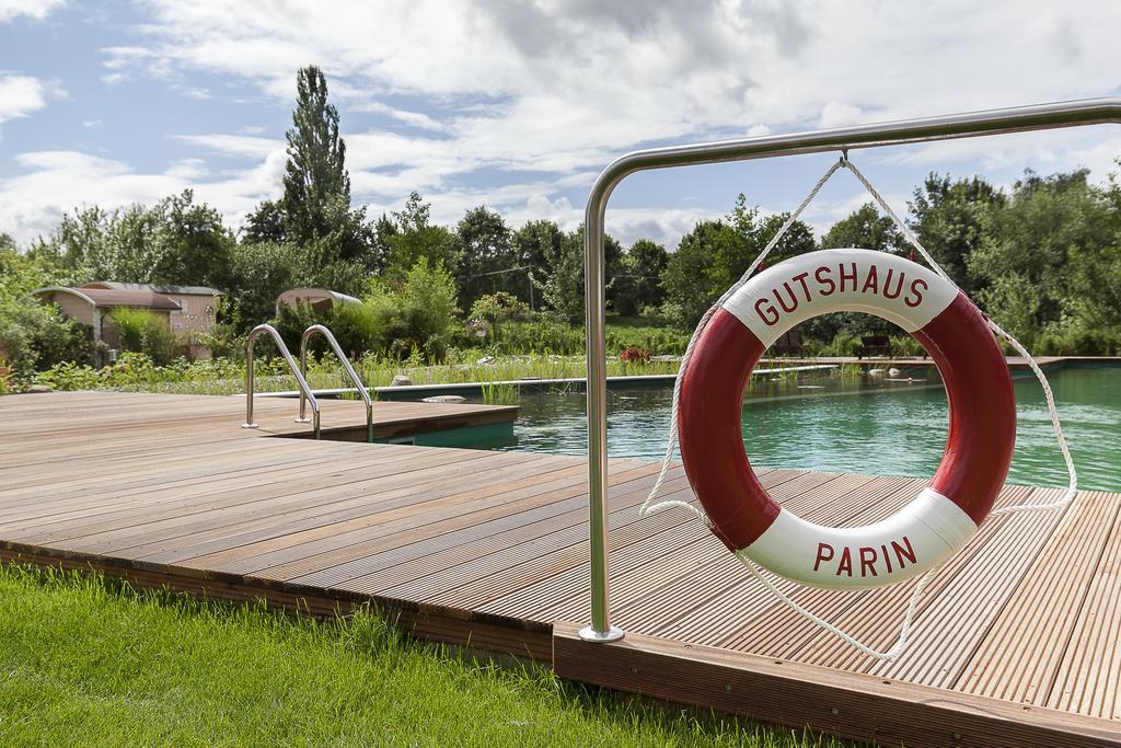 Hotel Gutshaus Parin - Bio- Und Gesundheitshotel Moor-Rolofshagen Eksteriør billede