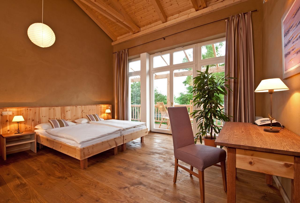 Hotel Gutshaus Parin - Bio- Und Gesundheitshotel Moor-Rolofshagen Eksteriør billede